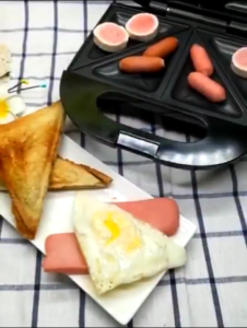 Máy Nướng Bánh Mỳ Máy Kẹp Nướng Bánh Mì Humberger Sandwich Đa Năng ALIZZ AL-13881  Làm Nóng Đều Nhanh Chín Tiên Lợi Cho Bữa Sáng Cả Gia Đình Được Nhiều Khách Hàng Tin Dùng.
