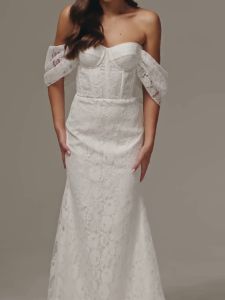 Mermaid Corset Off the Shoulder Wedding Dress: Desain Unik dengan Train