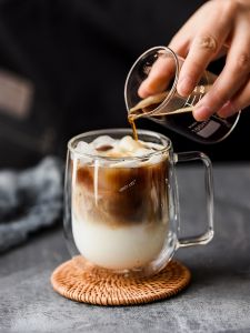 แก้วสไตล์นอร์ดิกแก้วน้ำกันความร้อนสองชั้นที่นิยมในโลกออนไลน์แก้วกาแฟถ้วยชงชาแก้วมัคแก้วทนความร้อนสูงกันระเบิด