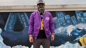 Jaket Varsity Putih Casual Vintage Baseball Pria Wanita Lakers Bomber Bordir Premium Distro - Akar Official Shop