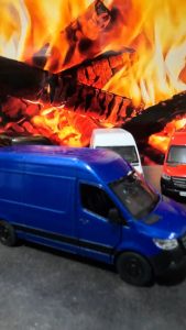 Diecast Miniatur Mainan Mobil Blind Van Grand Max Mercedes Benz Sprinter Besi Metal Buka Pintu