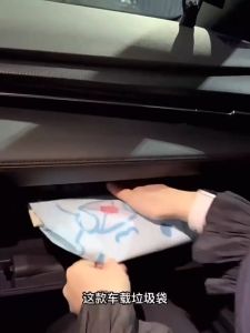 Beg sampah🗑️Cartoon Rubbish Garbage Bag 5pc Car Disposable bag 粘贴式垃圾袋车载学生课桌宿舍卡通图案清洁袋