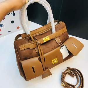 Tas Rodeo Wanita Import – Shoulder Bag Kulit & Suede Premium Stylish dan Lentur dengan Tali Panjang + Dustbag