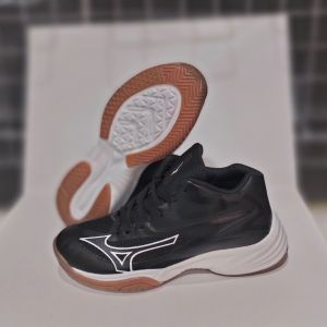sepatu voli Mizuno pria sepatu terbaru sepatu basket pria terbaru sepatu olahraga voli pria
