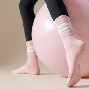 2025 New Womens Mid-Calf Yoga Socks Cotton Anti-Slip Silicone Towel-Bottom Socks For Yoga Sports Fitness Pilates Dance Socks