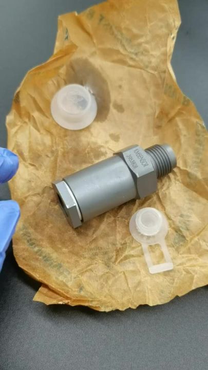 3963808   diesel Fuel Injection Common Rail Fuel Plug 3947799 1110010007   Pressure Relief Valve compatible with Dod ge Ram 2003-2007 2500 3500 5.9L Cummins