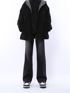 Retro American Style Mom Jeans Faded Wide Leg Straight Cut Denim Jeans for Women Washed out Slimming Effect Spring Trend