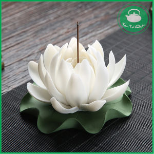 Bông bạch liên sứ cắm hương trầm