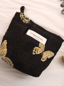 New Retro Chinese Style Large Capacity Makeup Bag Portable Toiletry Bag Butterfly Design Storage Bag for Everyone in China