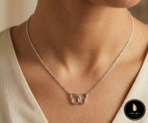 Glozzo Elle Silver necklace with interlocking heart pendant. Delicate chain. Elegant design. Suitable for daily wear. Perfect for gifting.