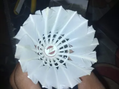 shuttle cock sortiran kondisinya 90%-95%