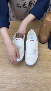 Sepatu Casual Pria Slip On - Anti Slip Nyaman & Bernapas (Breathable) - Praktis untuk Kerja Kulit Tahan Lama