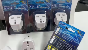 SUM 8106N 3 Pin Traveller Adaptor with Neon (UK PIN)
