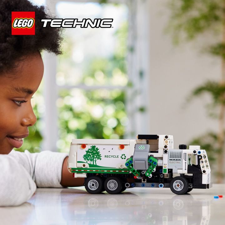 LEGO Technic 42167 Mack LR Electric Garbage Truck Building Set Toys (503 Pieces) Mainan Balok (8 Tahun+)