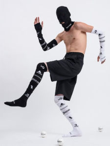 Doublet สไตล์ญี่ปุ่นผ้าฝ้ายกีฬาถุงเท้าสําหรับบุรุษและสตรี 5 ชั้น Partitioned ข้อเท้าถุงเท้าฟุตบอลใหม่มาถึง