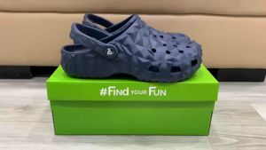 Giày sục crocs chuẩn xịn chống hôi chân nhựa tế bào êm mềm đúc liền khối siêu bền đi mưa lội nước đi biển Geometric sầu riêng màu xanh Navy cho cả nam và nữ