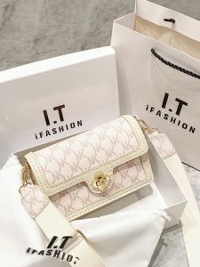 Handcrafted Small Square Bag Materials Kit for Girlfriends Sweet Lady Style Single Shoulder Crossbody Bag with Lock Buckle