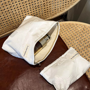 กระเป๋าเครื่องสำอางขนาดใหญ่แบบพกพาพร้อมโบว์ผีเสื้อ จัดระเบียบได้หลากหลาย ผ้าไนลอน สีสันสดใส สำหรับผู้หญิง