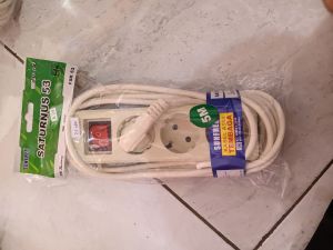 STOP KONTAK SATURNUS COLOKAN 543