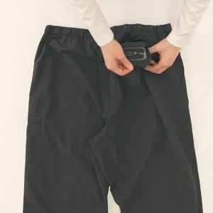 มูจิ กางเกงขายาวผ้ากันลมกันละอองน้ำพับเก็บได้ ผู้ชาย - MUJI Water Repellent Pocketable Wind Pants รุ่น AE10UA5A