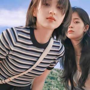 Zhang Zifeng Same Sweet Japan fashion Knit Womens Short Sleeve Ice Silk Niche Short Slim fit round Neck Crop