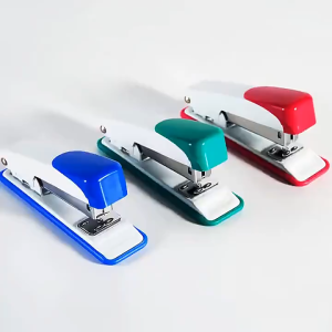 20 แผ่น คลาสี เครื่องเย็บกระดาษ ร้านไทย SiamGift เช่นช่วงเครื่องเย็บ ที่เย็บ แม็คเย็บ บริการคุณภาพดี