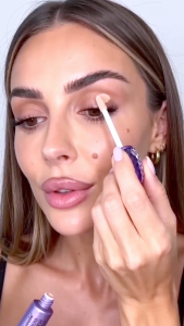Lakerain Eyeshadow Primer Waterproof Long Lasting Oil Control Eye Base Smudge Proof Makeup Primer Enhance Color 10ml