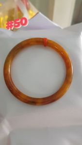 🍁🍁Vòng tay nữ đá Cẩm thạch Vàng đậm Vân vân bóng đẹp lạ Ni 50mm x cọng 6mm Nữ Thổ mệnh Kim 49kg - 53kg đeo món quà tặng ý nghĩa dành cho các chị em chỉ có 450k ạ