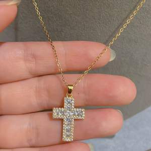 Kalung Liontin Salib Permataa Modiss Titan