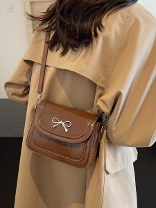 High Quality Retro Small Crossbody Bag Womens 2025 New Fashion Versatile Chain Shoulder Bag Underarm Square Bag