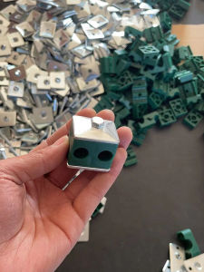 ข้อต่อท่อพลาสติกแบบมีรูคู่น้ำหนักเบา ชิ้นส่วนที่เชื่อมต่อกลไก 6-42 สำหรับเรือ อุปกรณ์เครื่องมือกลเหล็กแผ่นดิบ