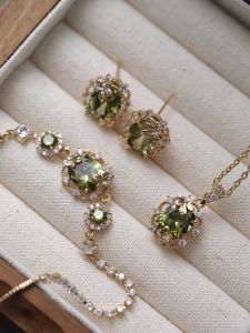 Original Design Olive Green Zircon Leaf Earrings And Bracelet Necklace Set Sparkling Forest System Fashion Jewelry Accessories