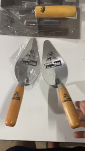 Eagle one เกรียงแหลมก่ออิฐ เกียงใบโพธิ์ ด้ามไม้ ใบใหญ่ ขนาด 6 นิ้ว เกรียงก่อปูน เกียงก่อทั่วไป