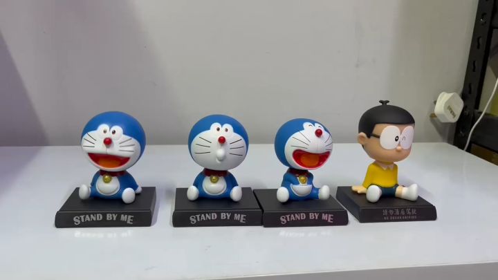 Doraemon Nobita 叮当 大雄 Cute Version Shaking Head Toy Car Home Decor Toys 12cm