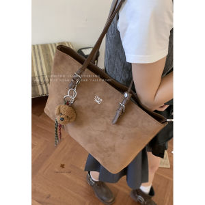 ความจุขนาดใหญ่ ผู้หญิง กระเป๋าสะพายไหล่เดี่ยวแฟชั่นย้อนยุค 2024 ใหม่ ฤดูใบไม้ร่วง ฤดูหนาว Tote เรียบง่าย มีสไตล์ กระเป๋าถือพร็อพ