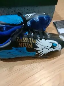 Paket Komplit Sepatu Bola KIDZTUBS & Kaos Kaki untuk Anak Usia 6-10 Tahun