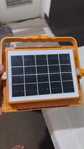 ไฟ สปอร์ตไลท์ กันน้ำ IP66 Waterproof ไฟled โซล่าเซลล์ ชาร์จ ไฟ USB ไฟ 4ระดับ+ไฟเตือน เปลี่ยนได้ 3 สี ตัว ใหญ่8000w ตัวเล็ก 500w