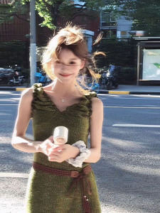 ĐẦM midi CHANGTONG cổ chữ V màu trơn cổ điển ôm eo dáng ôm sát thường ngày mùa hè 2025