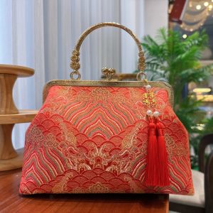 กระเป๋าผ้าไหมสีแดงสำหรับเจ้าสาว กระเป๋าสะพายไหล่แบบมินิสั้นสไตล์จีนโบราณ กระเป๋าสะพายไหล่ผ้าไหมสีแดงสำหรับงานแต่งงาน