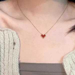 French Vintage Red Little Heart Abalone Fashion Necklace High-End Sensation Lightweight Luxury Clavicle Chain Summer Women Show White
