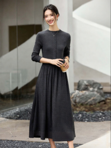 Vimly | Đầm Maxi Giảm Cân Đơn Giản Màu Xám Knitted Cổ Tròn