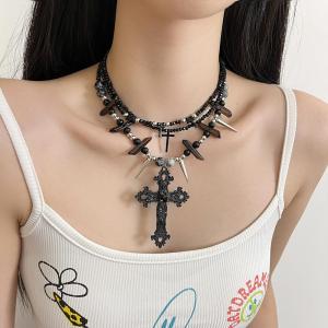 Twin Cross Design Accessory: A Luxurious & Punk Niche Style Choker
