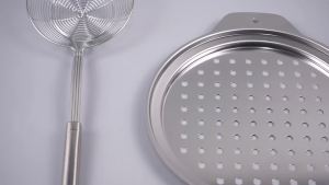 Dụng Cụ Làm Mì Spaetzle Bằng Thép Không Gỉ Có Nắp Dụng Cụ Cạo Và Muỗng Lọc Kiểu Nhện Dụng Cụ Nhà Bếp Làm Mì Trứng Truyền Thống Đức