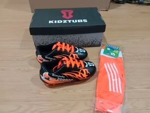 Sepatu Bola Berkualitas Tinggi untuk Anak Usia 6-12 Tahun