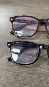 Classic Square Mens and Womens Fashionable Anti Blue Light Glasses Suitable for Daily Wear