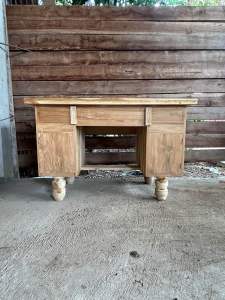 ✨ โต๊ะทำงานไม้สักแท้สไตล์คลาสสิก ✨📏 ความกว้าง 120 ซม. ความยาว 60 ซม. ความสูง 78 ซม.