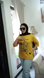 Baju Wanita Kaos Wanita Lengan 7 8 Brand Lokal Kekinian Oversize Sablon Motif Caroline