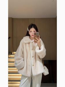 Thickened Winter Short Doll Collar Gold Button Eco-friendly Mink Fur Coat Womens Fashionable Water-Resistant Artificial Fur Jacket