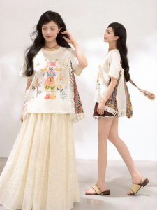 KEIKO | Sweet and Edgy Clown Print Short Sleeve T-Shirt