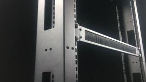 Manajemen Kabel & Rak Server 1U Metal: Jalur Kabel Server & Aksesoris